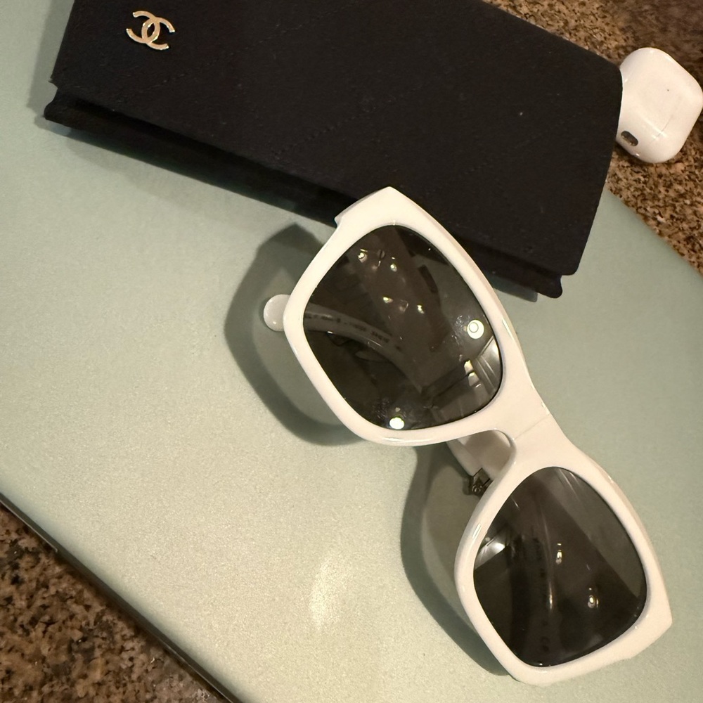CHANEL White Sunglasses with Black Case
